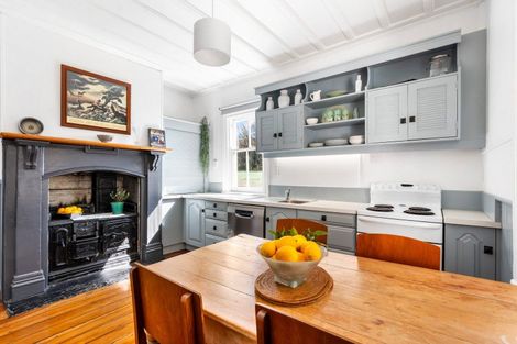 Photo of property in 95 Milton Road, Bluff Hill, Napier, 4110