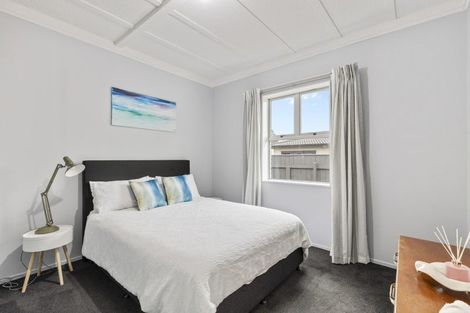 Photo of property in 27 Tukapa Street, Westown, New Plymouth, 4310