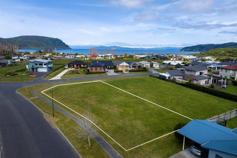 Photo of property in 2 Pukeko Way, Kinloch, Taupo, 3377