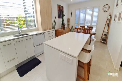 Photo of property in 14 Arthur Rolfe Lane, Swanson, Auckland, 0614