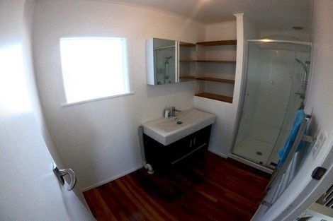 Photo of property in 15 Murray Road, Te Atatu Peninsula, Auckland, 0610