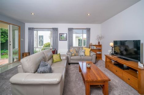 Photo of property in 215 Wairakei Road, Bryndwr, Christchurch, 8053