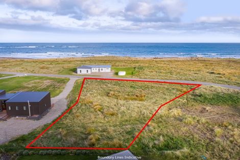 Photo of property in 12 Reefview Way, Flat Point, 5883