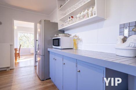 Photo of property in 9 Wakely Road, Newlands, Wellington, 6037