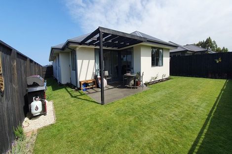 Photo of property in 2 Stratford (pvt) Way, Rangiora, 7400