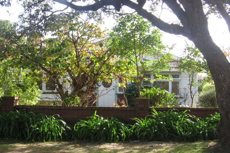 Photo of property in 11 Saint Albans Grove, Woburn, Lower Hutt, 5010