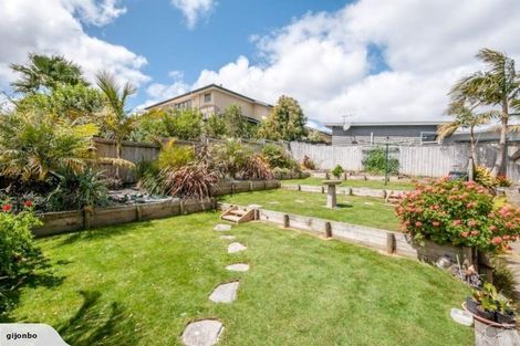 Photo of property in 57 Kittiwake Drive, Schnapper Rock, Auckland, 0632