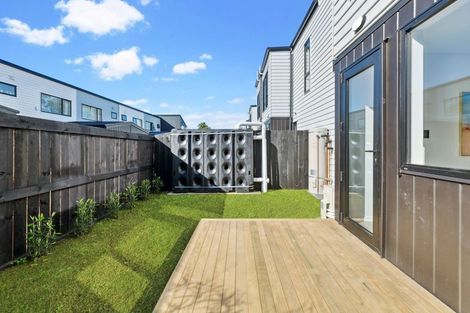 Photo of property in 2/12 William Street, Mangere East, Auckland, 2024