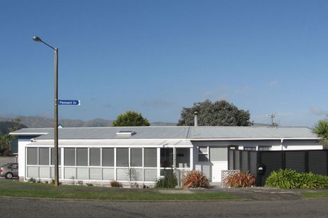 Photo of property in 1 Pennant Grove, Titahi Bay, Porirua, 5022
