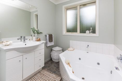 Photo of property in 28 Glen Oaks Drive, Northwood, Christchurch, 8051