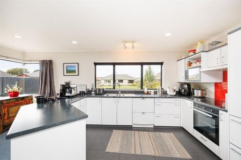 Photo of property in 11 Mcilwaine Place, Marton, 4710