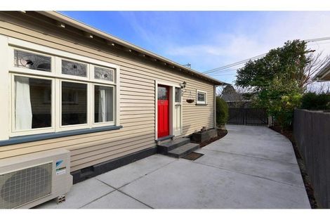 Photo of property in 16 Dover Street, St Albans, Christchurch, 8014