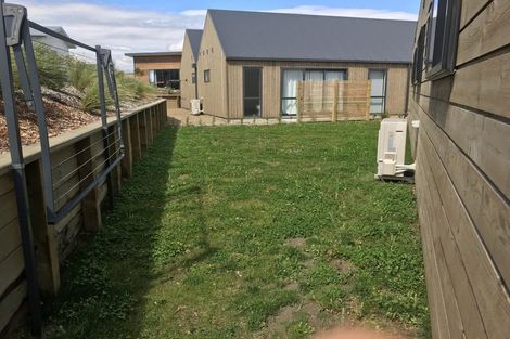 Photo of property in 8 Kahu Close, Wanaka, 9305