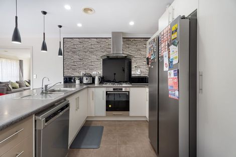 Photo of property in 42 Tongariro Drive, Aotea, Porirua, 5024