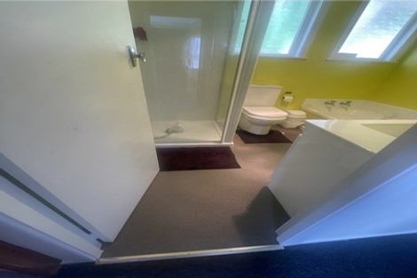 Photo of property in 11 Innes Way, Newlands, Wellington, 6037