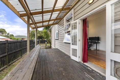 Photo of property in 9 Mellsop Avenue, Waiuku, 2123