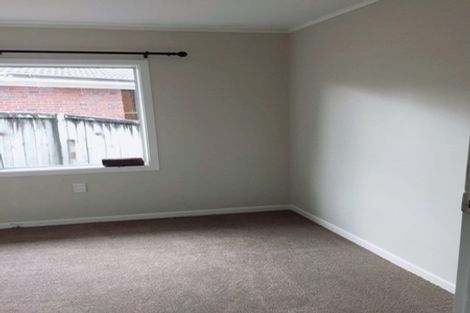 Photo of property in 26 Tawhana Crescent, Red Beach, 0932