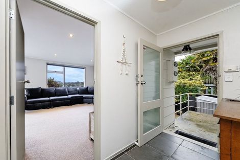 Photo of property in 32 Glenbervie Crescent, Massey, Auckland, 0614