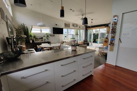 Photo of property in 17 Kedah Street, Miramar, Wellington, 6022