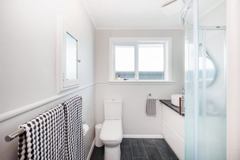 Photo of property in 2 Belfast Place, Roslyn, Palmerston North, 4414