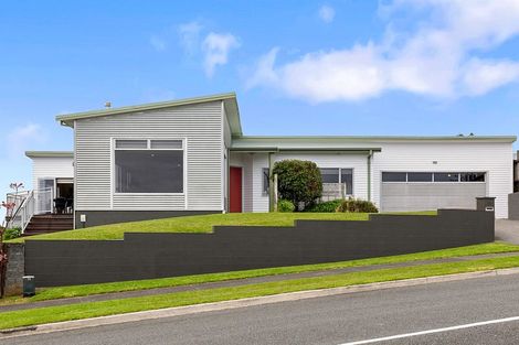 Photo of property in 44 Karamea Street, Whalers Gate, New Plymouth, 4310