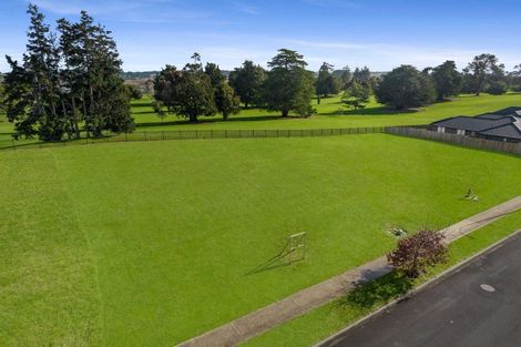 Photo of property in 33 Murray Ward Drive, Te Kauwhata, 3710