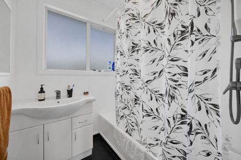 Photo of property in 130 Miranda Street, Stratford, 4332