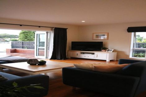 Photo of property in 22 Taikata Road, Te Atatu Peninsula, Auckland, 0610