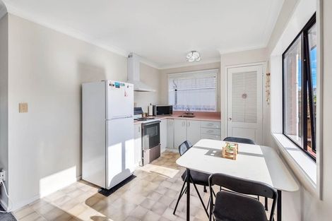 Photo of property in 2/6 Menary Street, Papakura, 2110