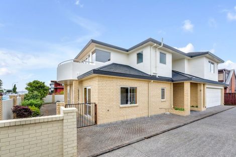 Photo of property in 1/16 Hattaway Avenue, Bucklands Beach, Auckland, 2012
