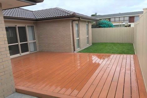Photo of property in 37 Riverglade Parkway, Te Atatu South, Auckland, 0610
