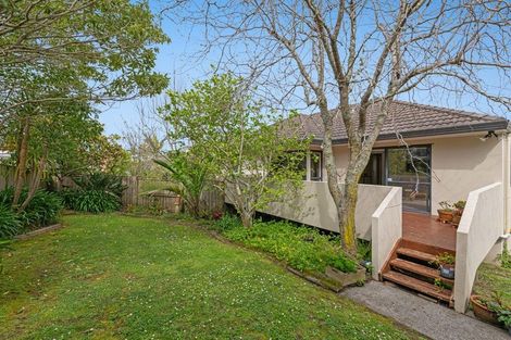 Photo of property in 19 Calypso Way, Unsworth Heights, Auckland, 0632