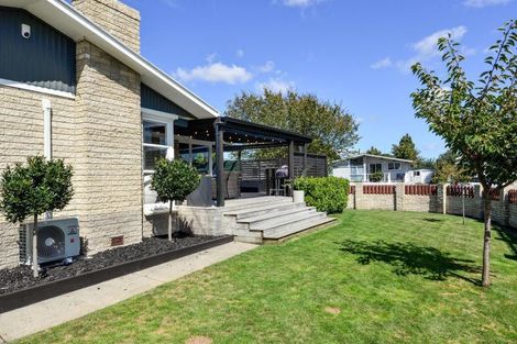 Photo of property in 2 Katherine Place, Melville, Hamilton, 3206