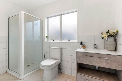 Photo of property in 3 Imperial Place, Henderson, Auckland, 0612