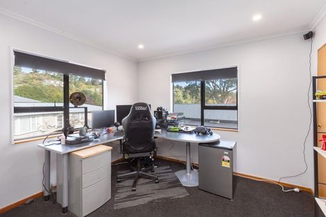 Photo of property in 55 Moeraki Road, Maoribank, Upper Hutt, 5018