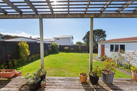 Photo of property in 124 Pikarere Street, Titahi Bay, Porirua, 5022