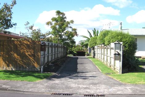Photo of property in 13 Glenhaven Place, Te Atatu Peninsula, Auckland, 0610