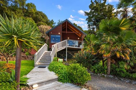 Photo of property in 10 Bayview Road, Paihia, 0200