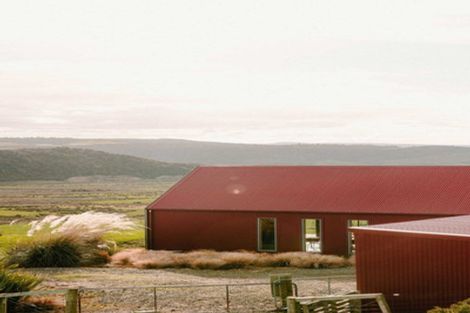 Photo of property in 120 Mair Road, Curio Bay, Tokanui, 9884