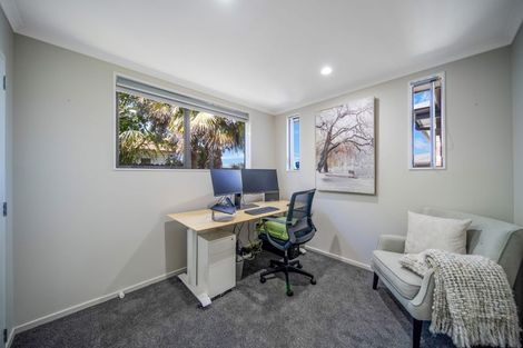 Photo of property in 17 Morewa Place, Takanini, 2112