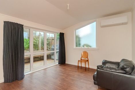 Photo of property in 37 Ara Paiwhenua, Tawa, Wellington, 5028