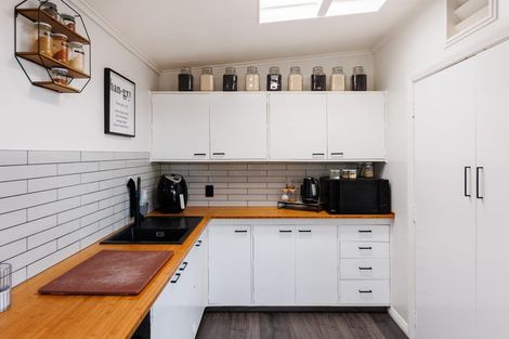 Photo of property in 19 Keeling Street, West End, Palmerston North, 4412