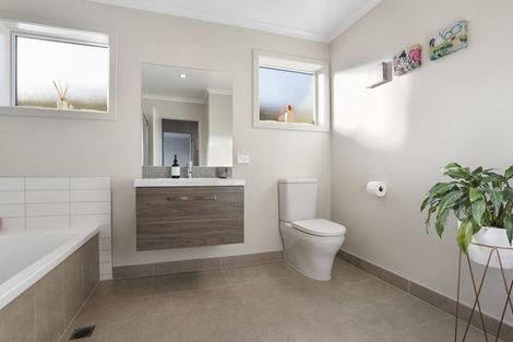 Photo of property in 28 Kanuka Road, Hobsonville, Auckland, 0616