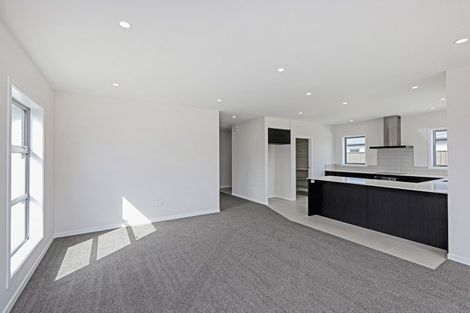 Photo of property in 6 George Yee Place, Taradale, 4112