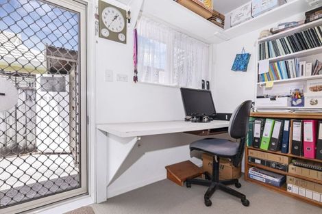 Photo of property in 33 Settlers Grove, Orewa, 0931