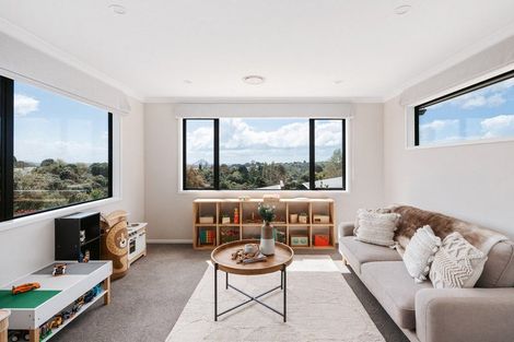 Photo of property in 4r Estates Terrace, Welcome Bay, Tauranga, 3175