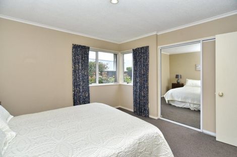 Photo of property in 9 Phoenix Lane, Northcote, Christchurch, 8052