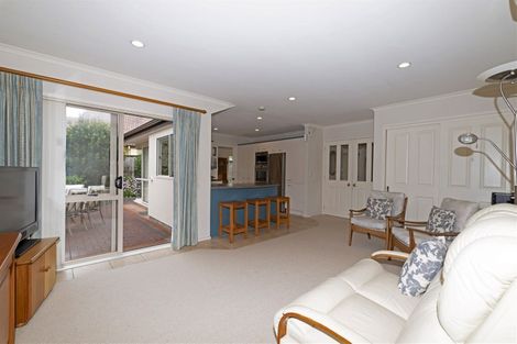 Photo of property in 26 Hillwell Drive, Henderson, Auckland, 0612