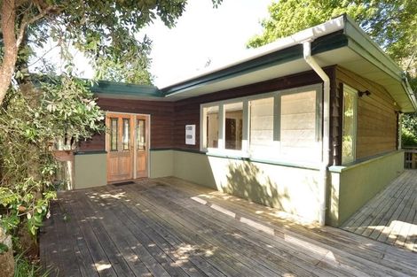 Photo of property in 50 Otitori Bay Road, Titirangi, Auckland, 0604