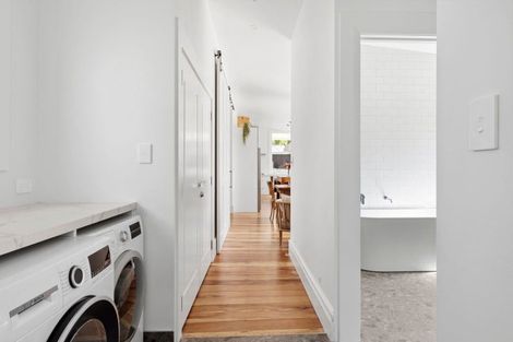 Photo of property in 16 Hamilton Road, Cambridge, 3434